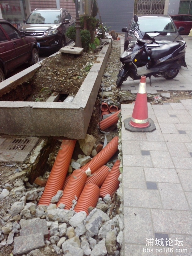 131015ipl5e55u765zz322.jpg