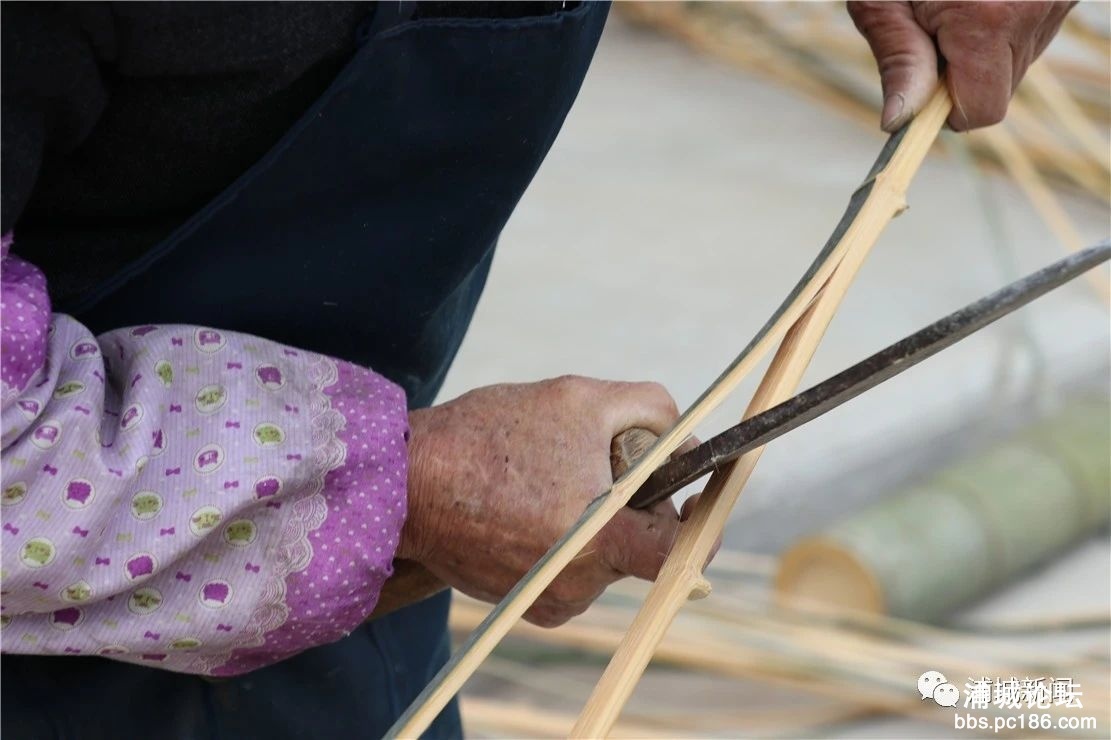 笋篮,竹簸箕……浦城这位79岁老人与竹子打了一辈子交道!