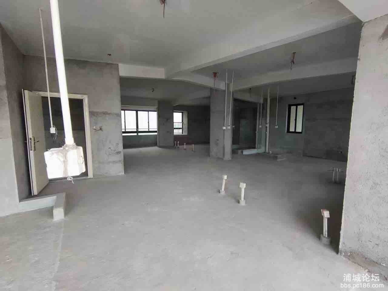 front1_0_FhtAFi6zUzjyT0y8KnlRv-NTjupC.1610546268.jpg